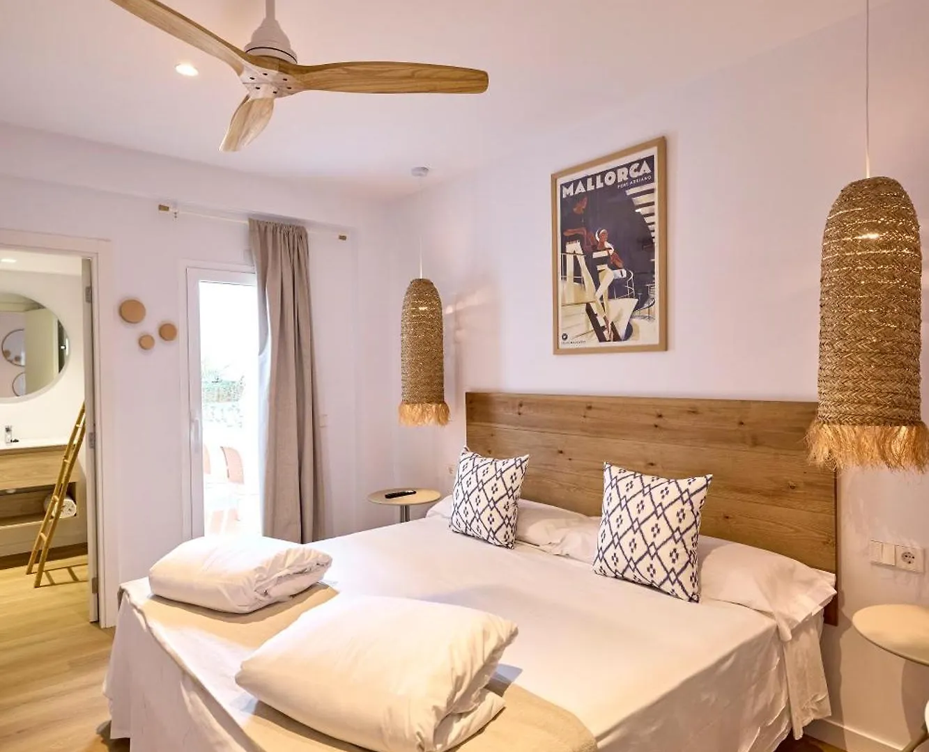 Guest house Inner Hostal Es Moli Cala d'Or  Spain
